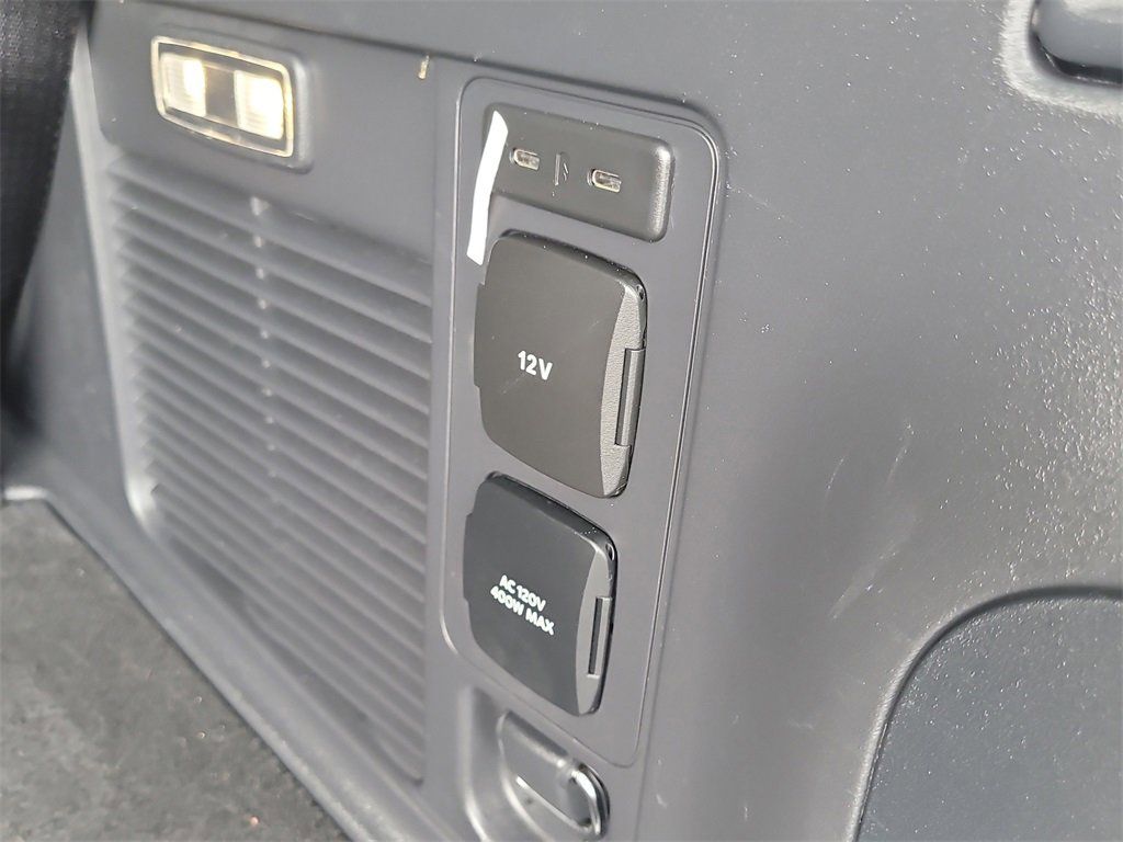 Certified 2025 Ford Expedition Platinum image 10