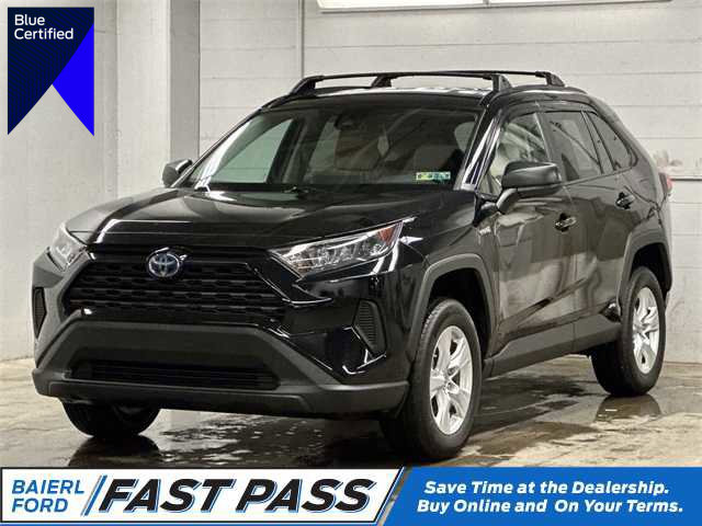 Used 2021 Toyota RAV4 LE image 1
