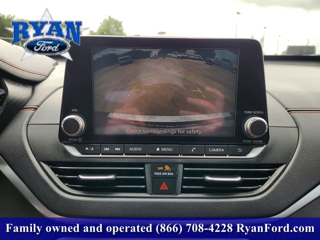 Used 2022 Nissan Altima 2.5 SR w/ Midnight Edition Package FWD image 13