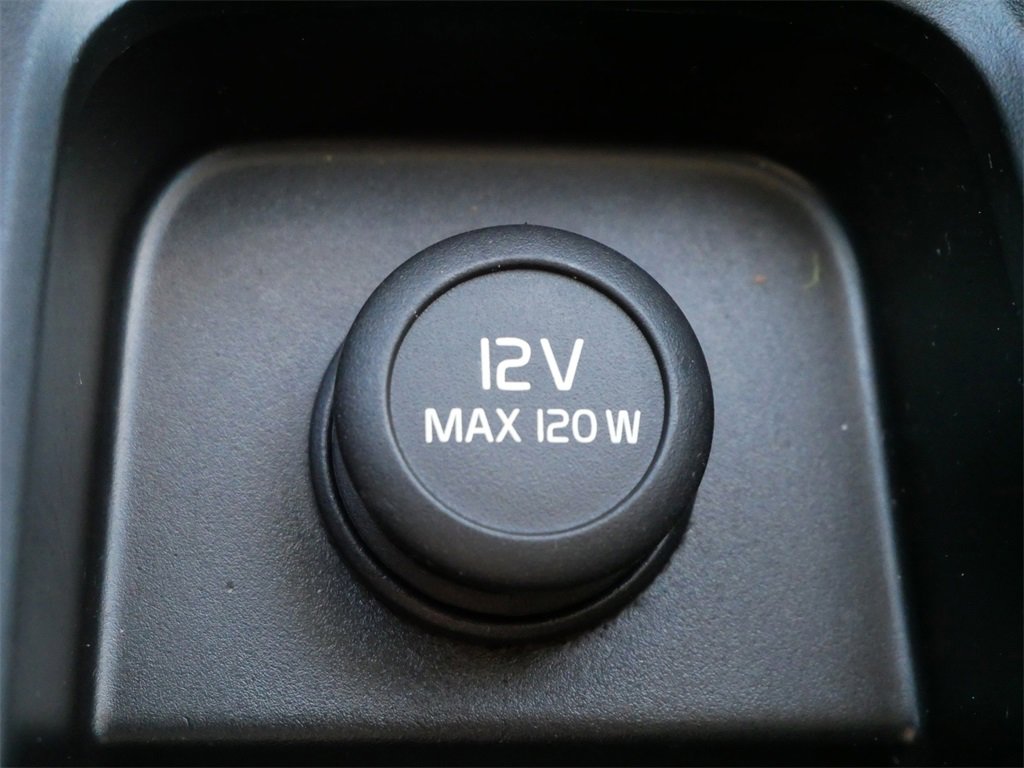 Used 2019 Volvo S60 T6 Momentum w/ Premium Package image 25