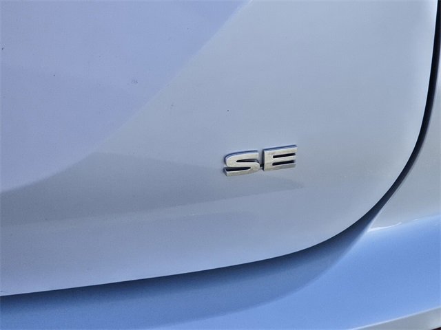 Used 2024 Mitsubishi Outlander SE image 17