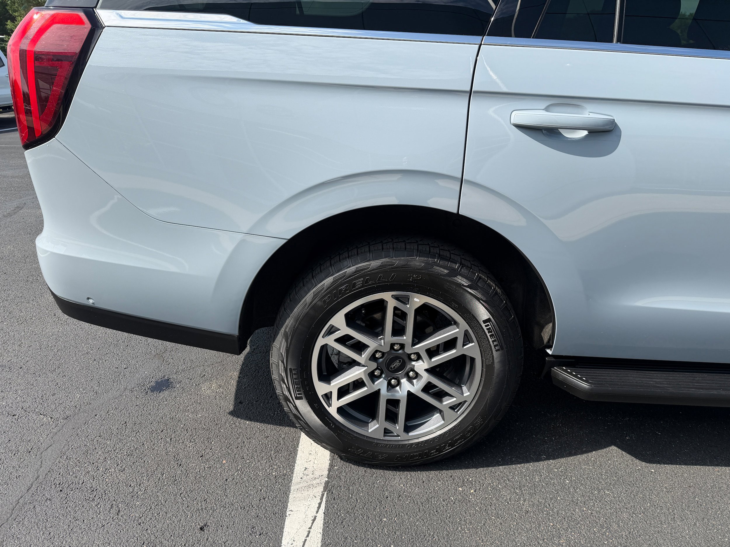 Certified 2025 Ford Expedition Active AWD/4WD image 13