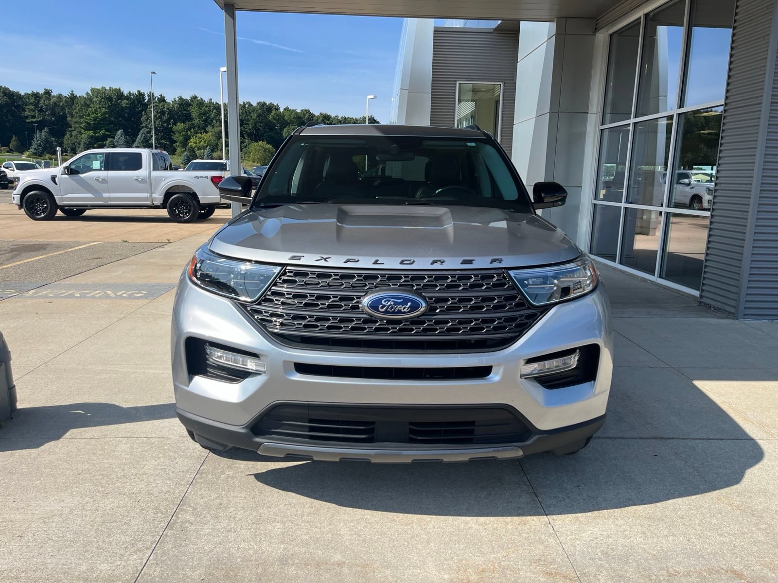 Certified 2024 Ford Explorer XLT w/ Equipment Group 202A AWD/4WD image 10