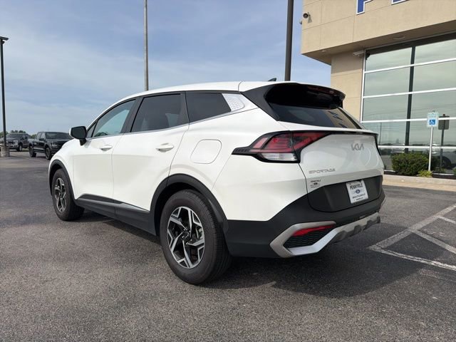 Used 2023 Kia Sportage LX FWD image 3