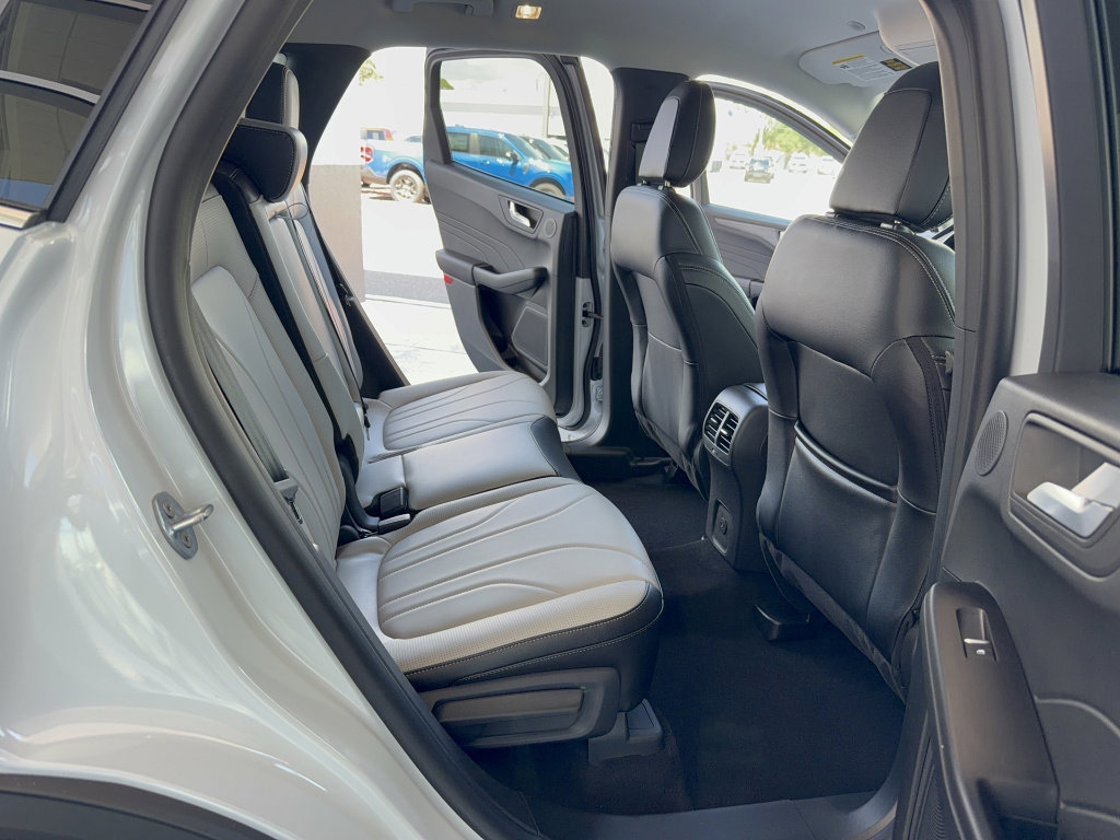 Certified 2025 Ford Escape SE w/ PHEV Premium Package image 14