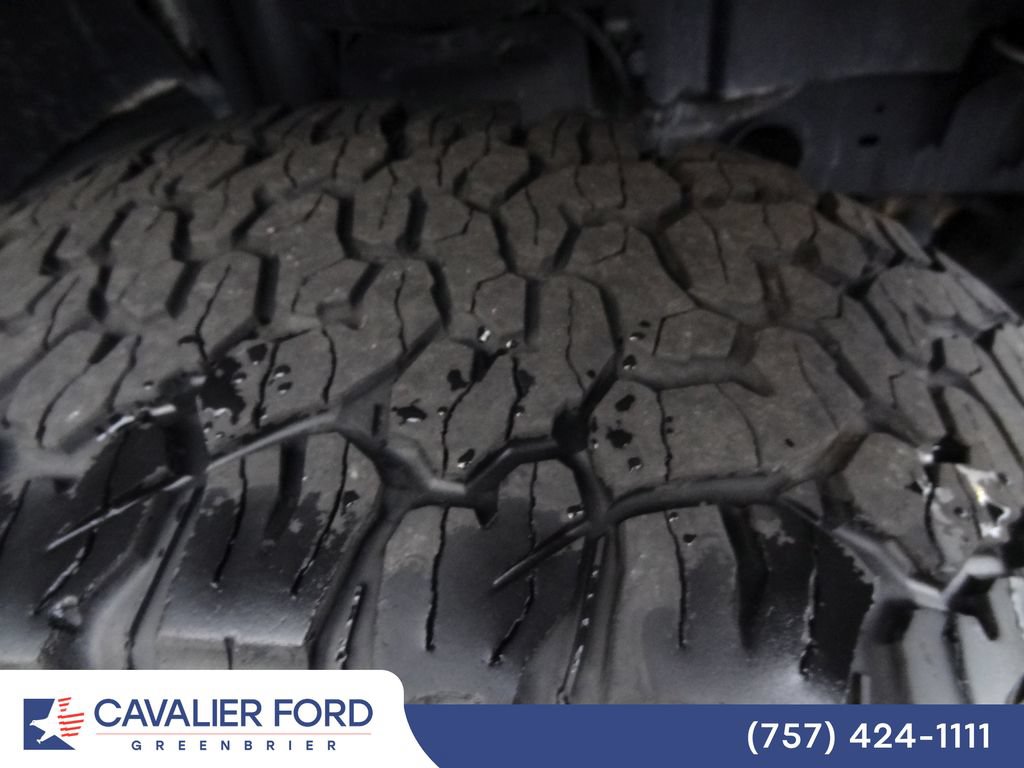 Used 2022 Jeep Wrangler Unlimited Rubicon w/ Cold Weather Group AWD/4WD image 17