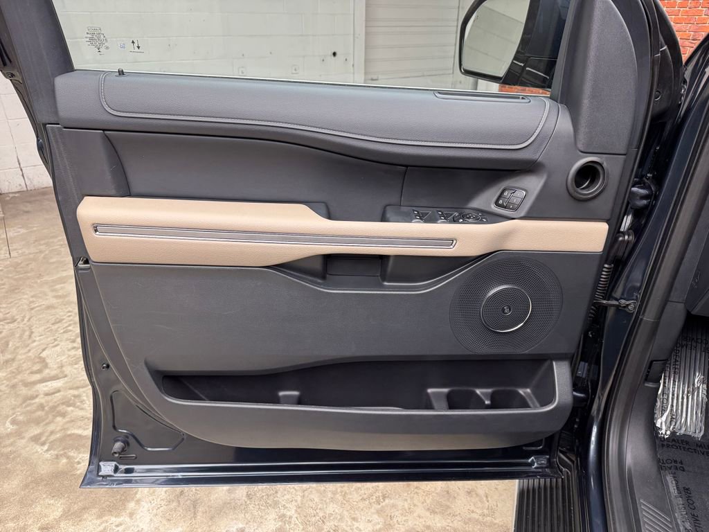 Certified 2023 Ford Expedition Limited AWD/4WD image 10