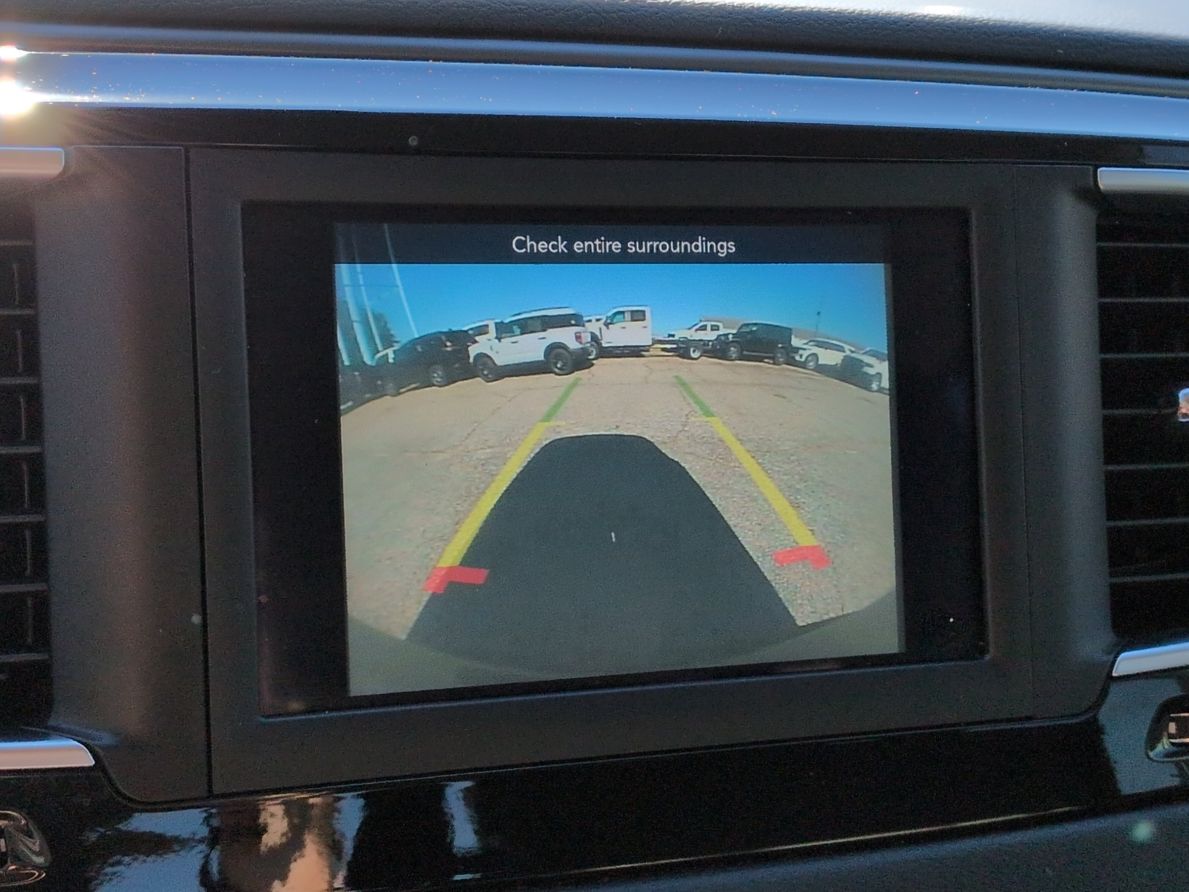 Used 2020 Chrysler Pacifica Touring-L FWD image 18