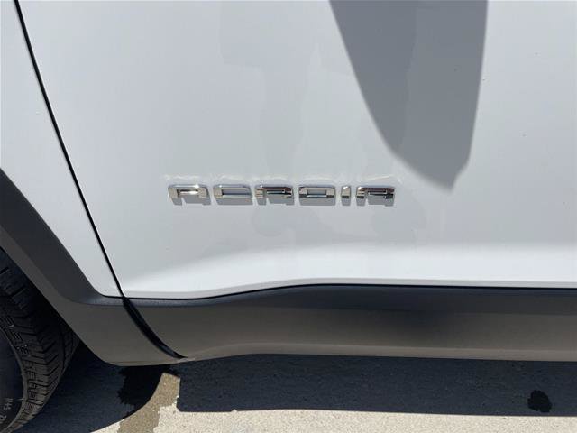 Used 2023 GMC Acadia SLE w/ Driver Convenience Package FWD image 37