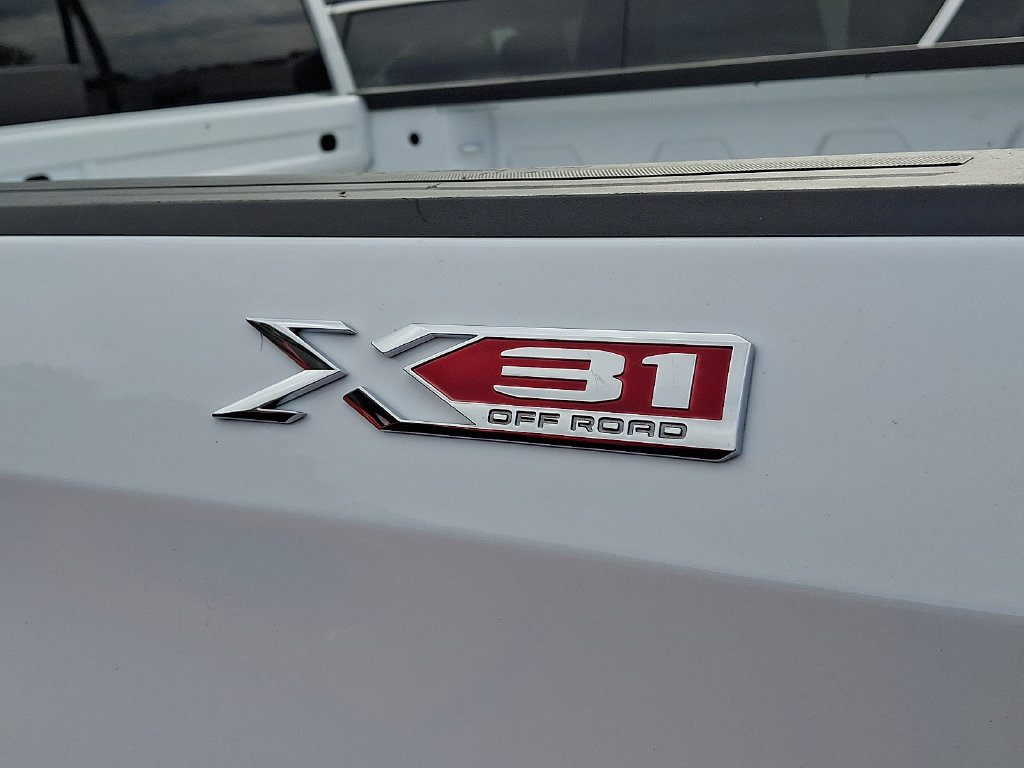 Used 2021 GMC Sierra 1500 SLT w/ SLT Premium Package AWD/4WD image 10