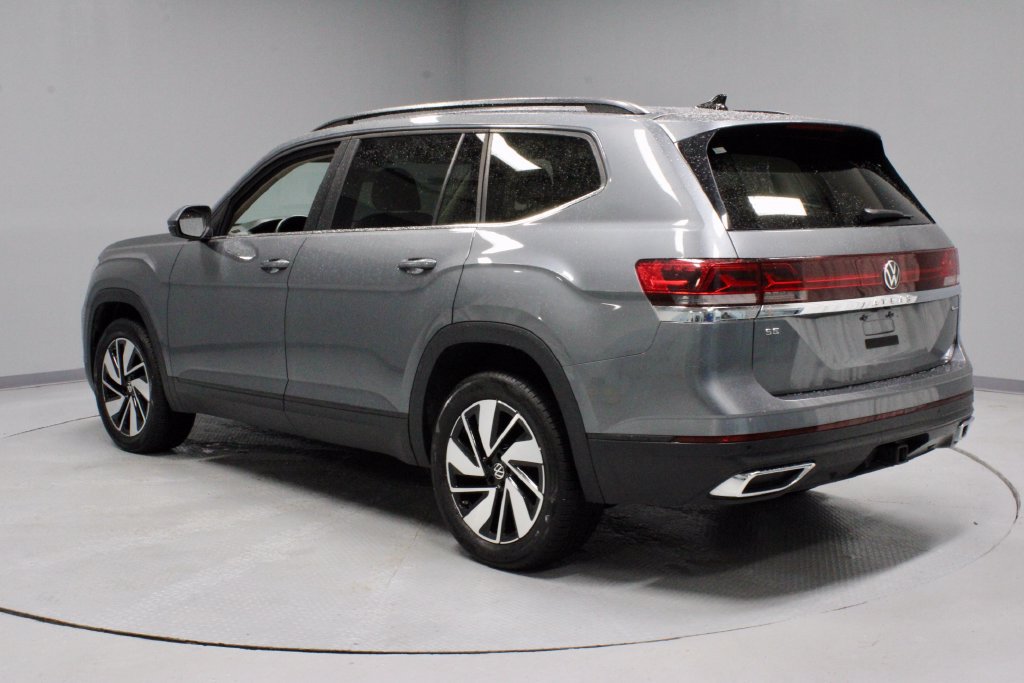 Used 2024 Volkswagen Atlas SE AWD/4WD image 10