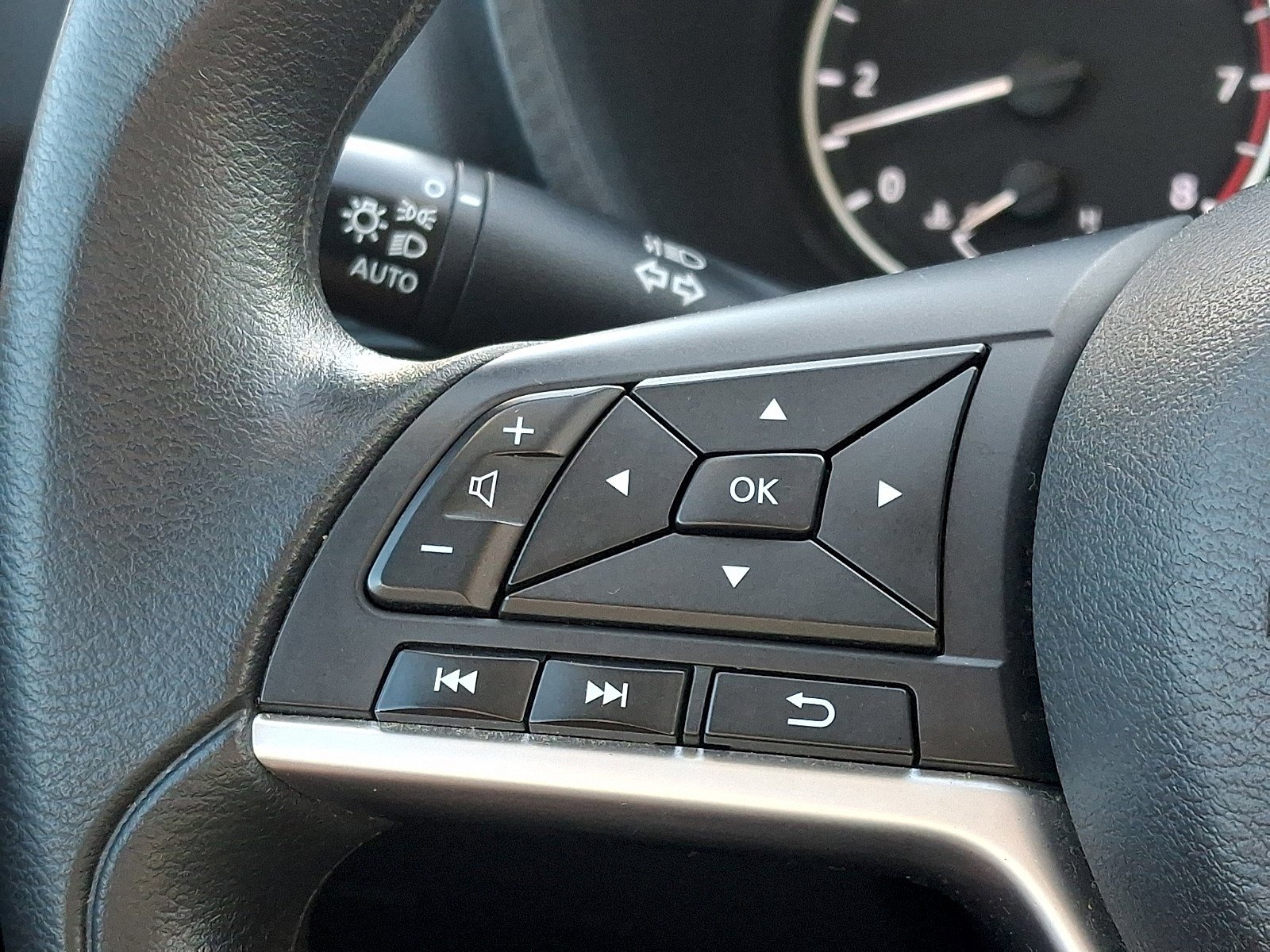 Used 2024 Nissan Sentra SV image 19