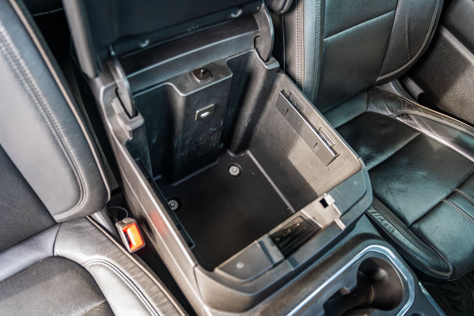 Used 2020 Chevrolet Silverado 3500 High Country w/ LPO, Dark Essentials Package image 11