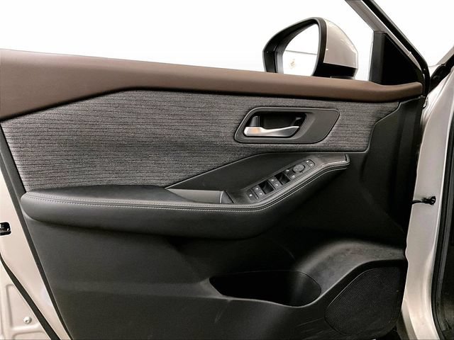Used 2023 Nissan Rogue SV AWD/4WD image 22