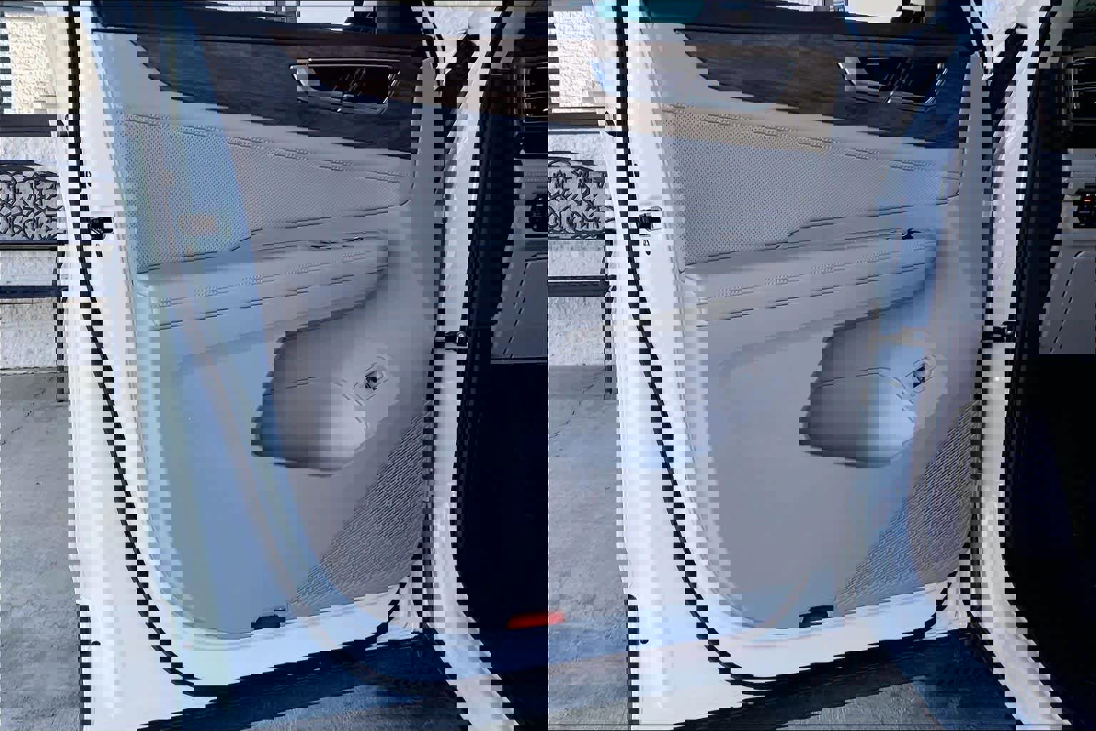 Used 2024 Volkswagen Atlas SE FWD image 21