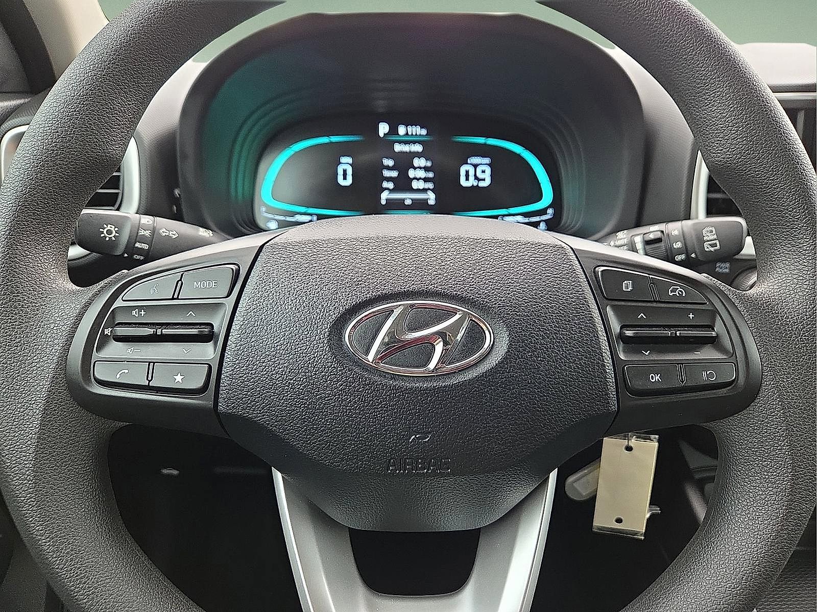 Used 2025 Hyundai Venue SE image 24