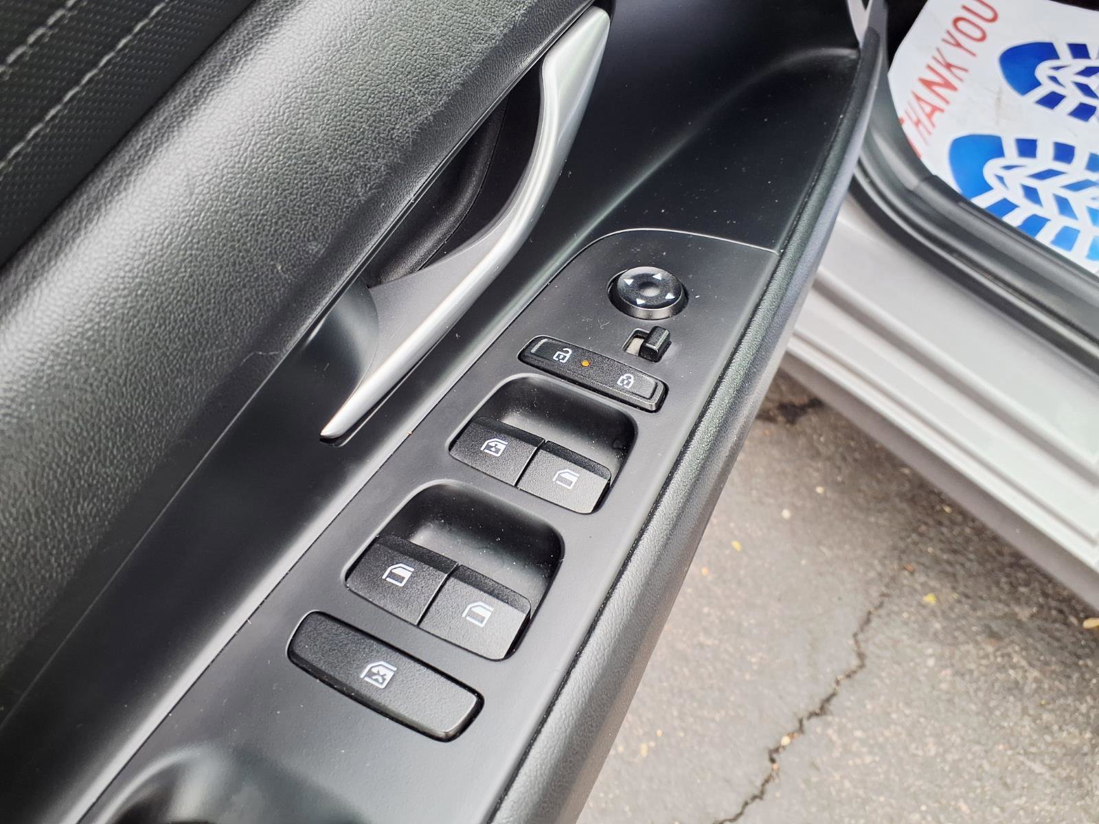 Used 2024 Hyundai Elantra SEL image 21