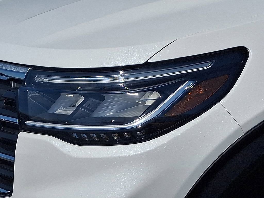 Certified 2025 Ford Explorer Active w/ Active Comfort Package AWD/4WD image 9