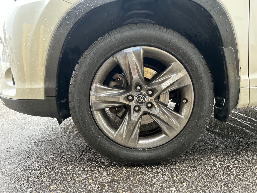 Used 2019 Toyota Highlander FWD V6 image 6