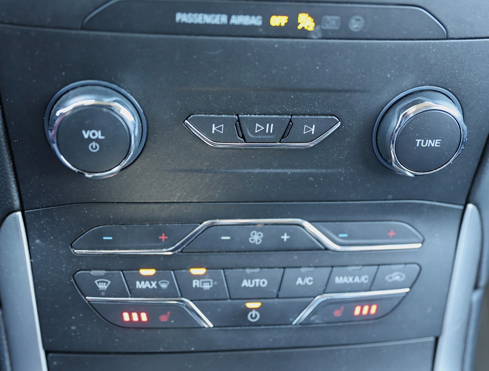 Certified 2019 Ford Edge SEL w/ Equipment Group 201A image 29