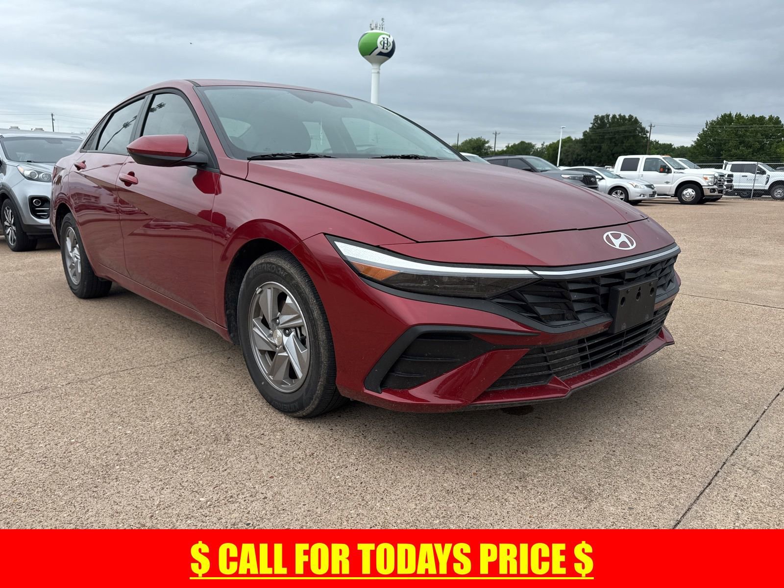 Used 2025 Hyundai Elantra SE FWD image 1