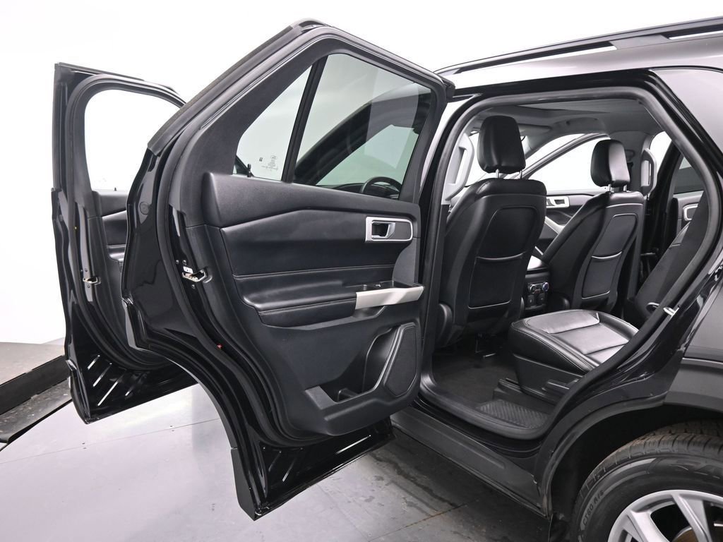 Certified 2020 Ford Explorer XLT w/ Equipment Group 202A image 46