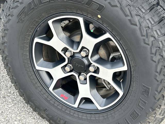 Used 2023 Jeep Wrangler Unlimited Rubicon AWD/4WD image 12