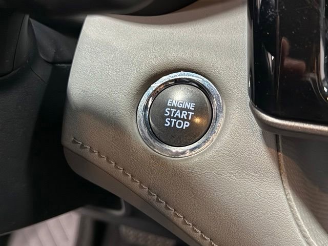 Used 2023 Toyota Highlander Limited AWD/4WD image 17