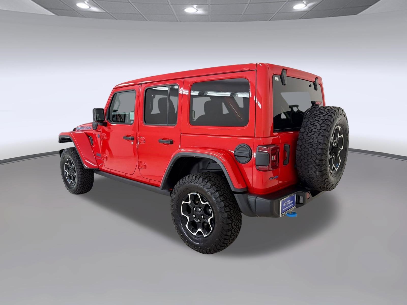 Used 2023 Jeep Wrangler Unlimited Rubicon 4xe w/ Cold Weather Group AWD/4WD image 3