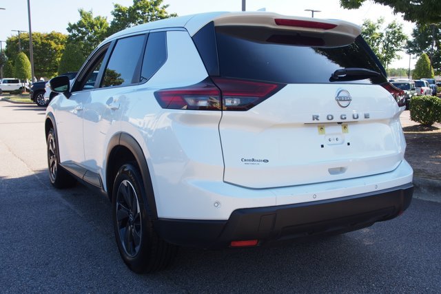 Used 2025 Nissan Rogue SV FWD image 5