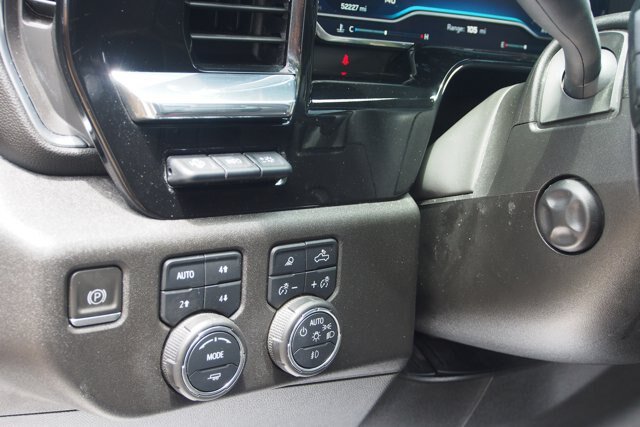 Used 2023 Chevrolet Silverado 1500 High Country w/ High Country Premium Package AWD/4WD image 21