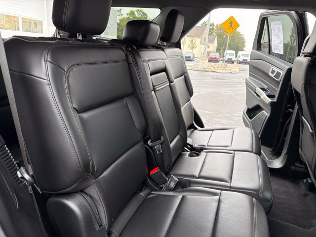 Certified 2024 Ford Explorer XLT w/ Equipment Group 202A AWD/4WD image 17