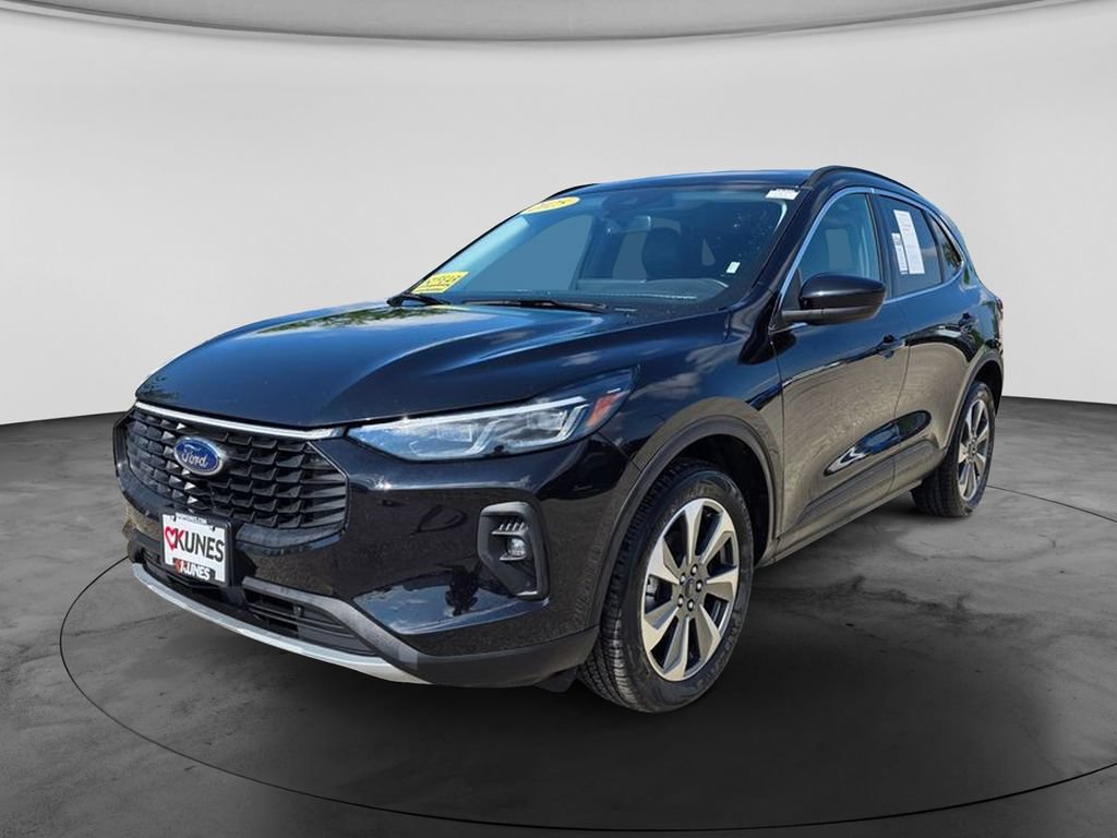 Certified 2025 Ford Escape Platinum AWD/4WD image 3