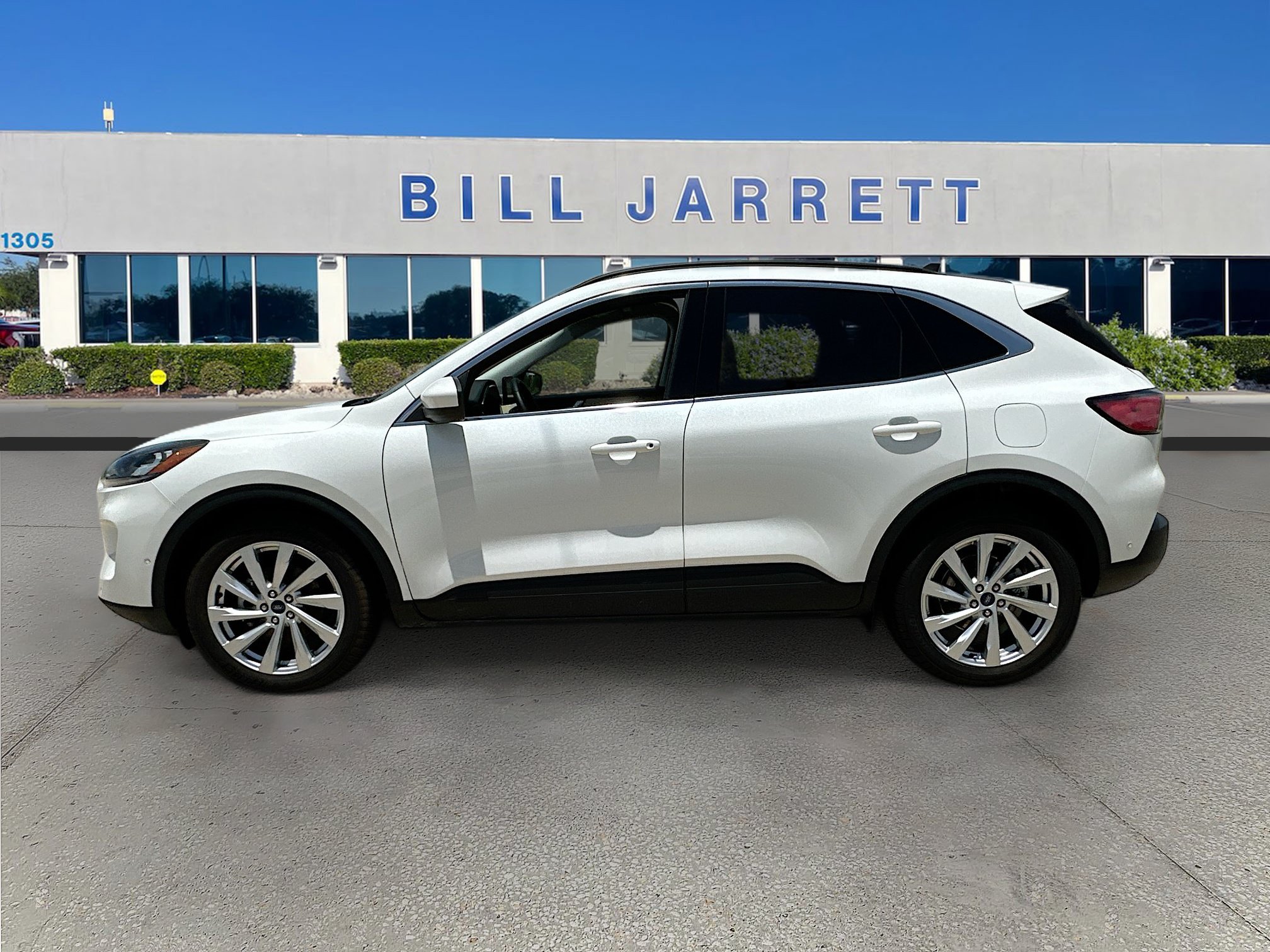 Certified 2022 Ford Escape Titanium w/ Titanium Elite Package AWD/4WD image 4