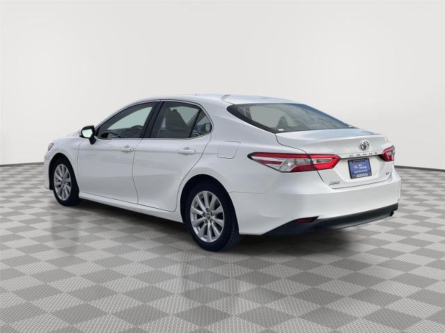 Used 2018 Toyota Camry LE image 3