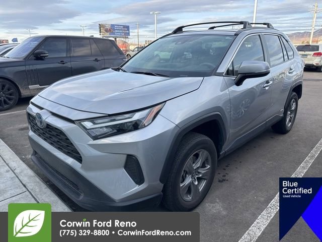 Used 2024 Toyota RAV4 XLE w/ Convenience Package image 4