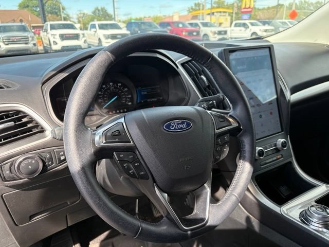 Certified 2024 Ford Edge SEL w/ Convenience Package AWD/4WD image 3