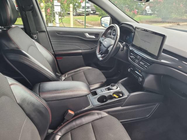 Certified 2023 Ford Escape ST-Line Elite AWD/4WD image 28