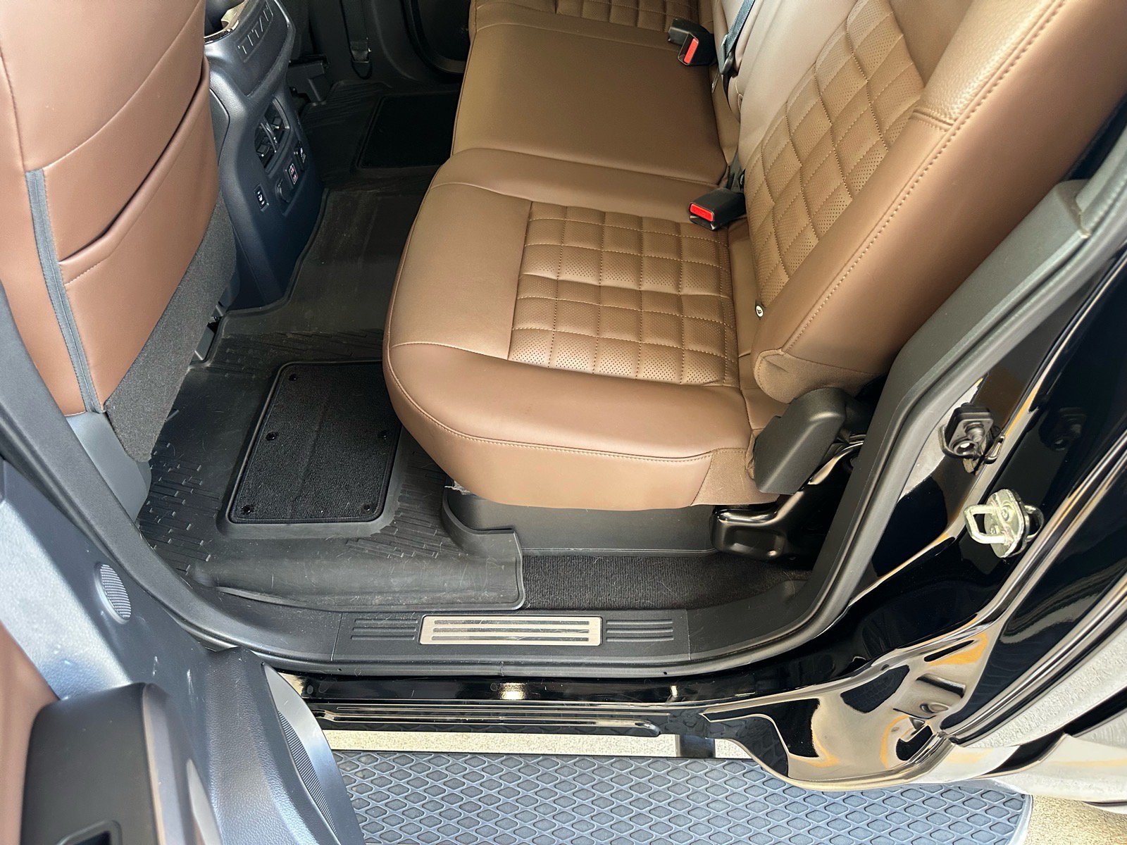 Used 2023 Nissan Titan Platinum Reserve w/ Moonroof Package AWD/4WD image 22