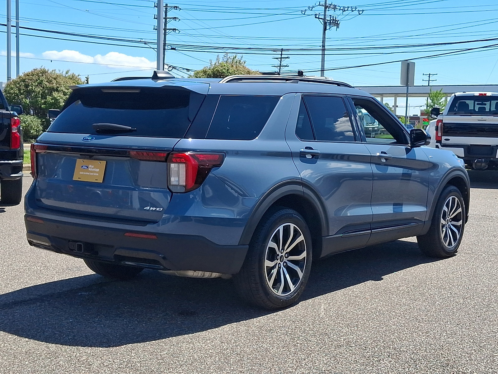 Certified 2025 Ford Explorer ST-Line AWD/4WD image 8