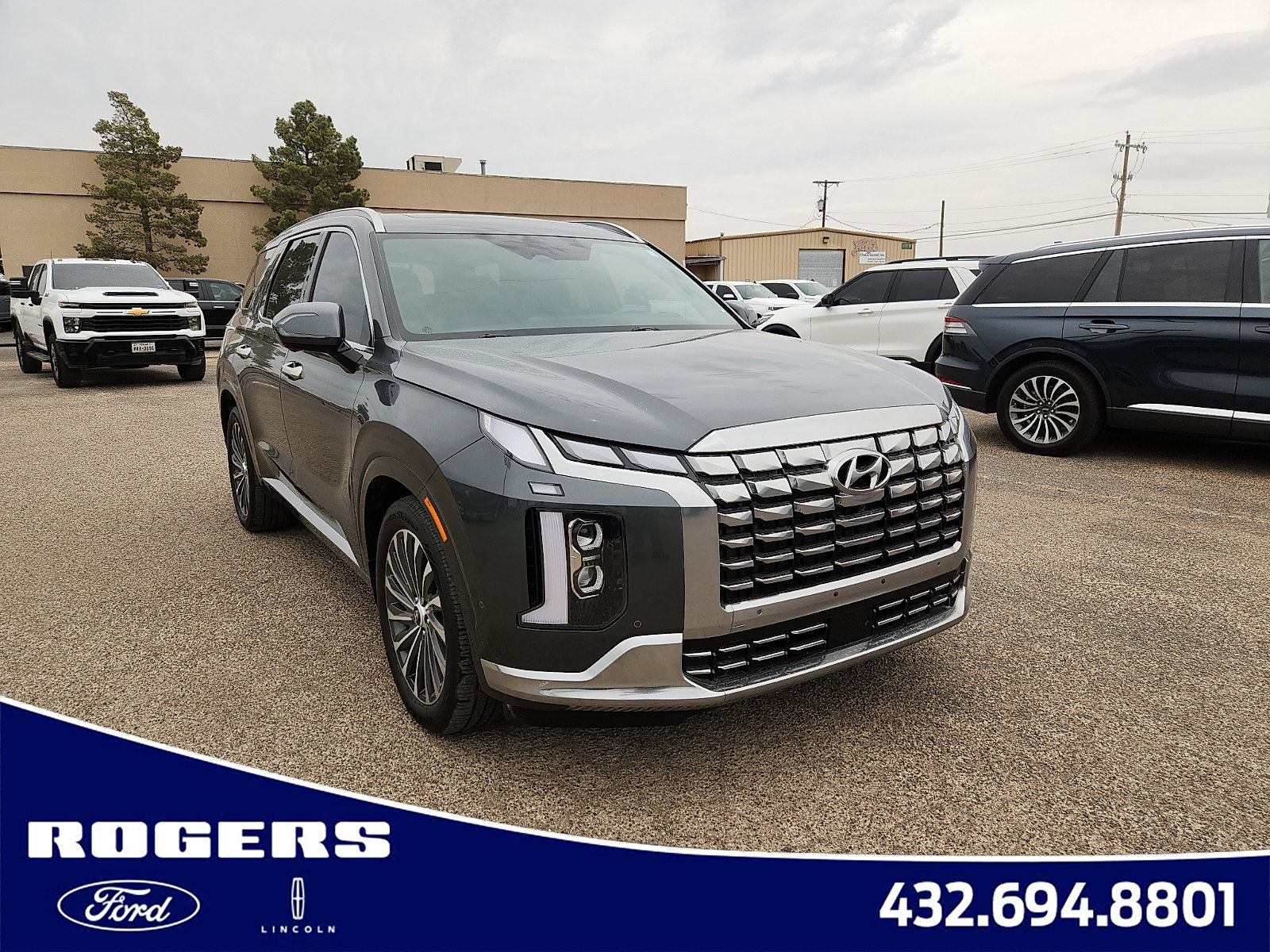 Used 2024 Hyundai Palisade Calligraphy FWD image 1