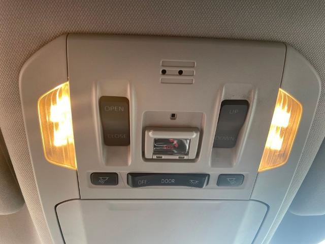 Used 2022 Toyota Highlander XLE AWD/4WD image 25