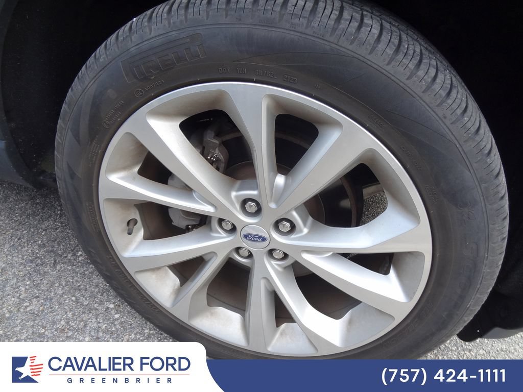 Certified 2023 Ford Explorer Platinum w/ Technology Package AWD/4WD image 15