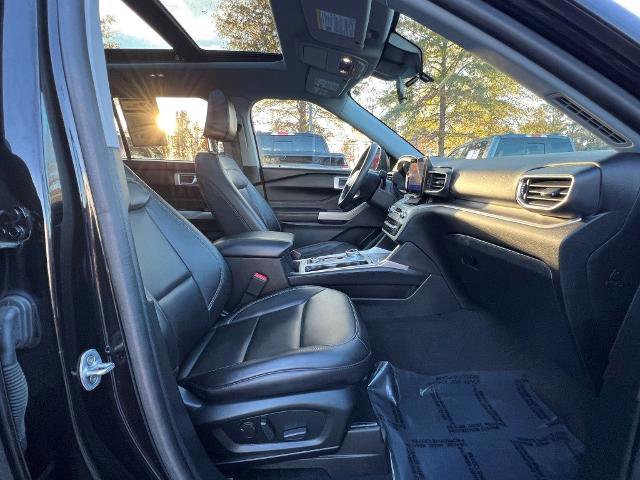 Certified 2022 Ford Explorer XLT w/ Equipment Group 202A image 29