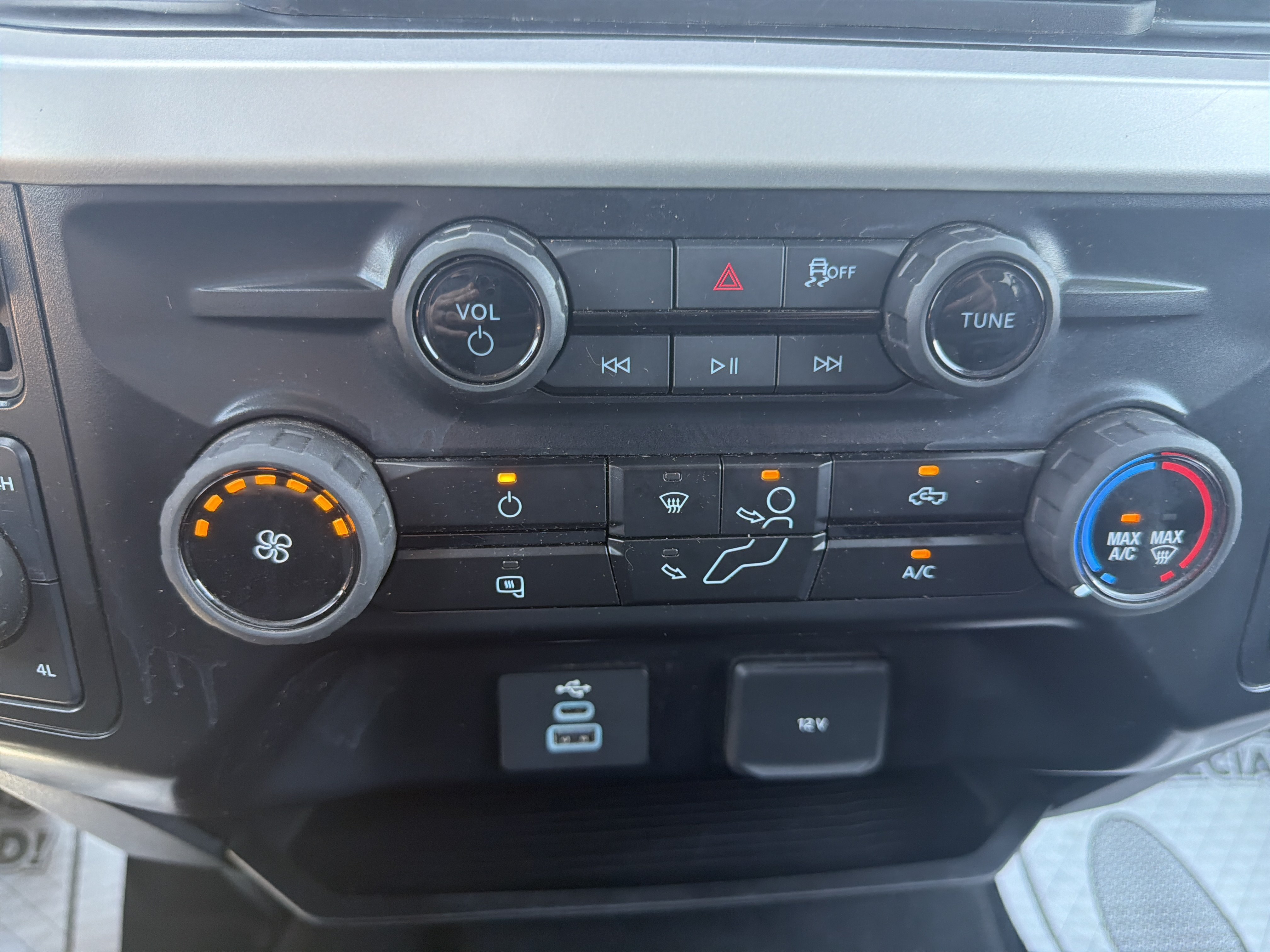 Certified 2025 Ford F250 XLT AWD/4WD image 28