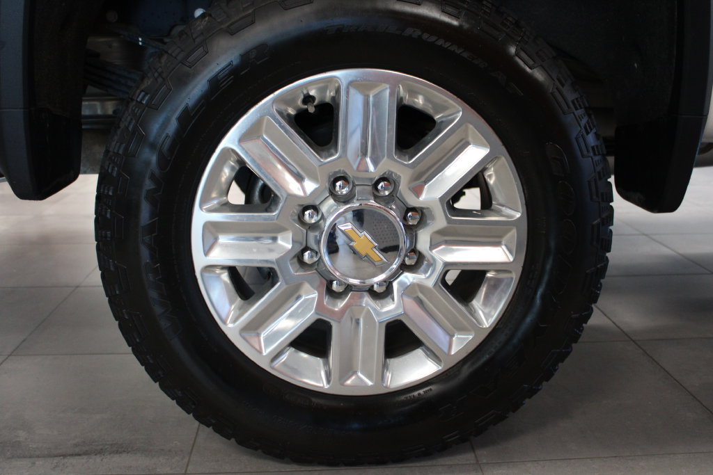 Used 2024 Chevrolet Silverado 3500 High Country w/ High Country Premium Package AWD/4WD image 11