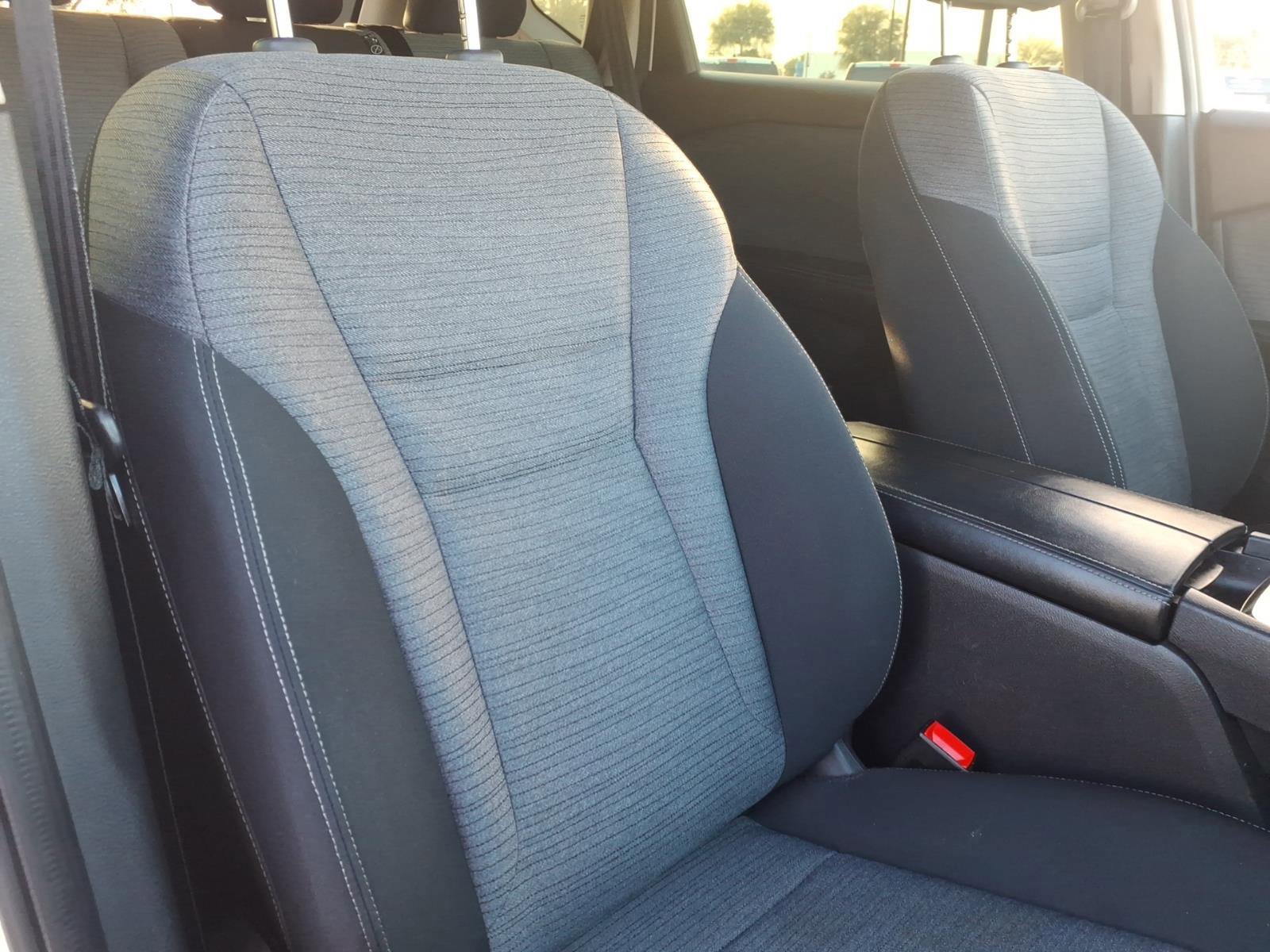 Used 2023 Nissan Rogue SV image 12