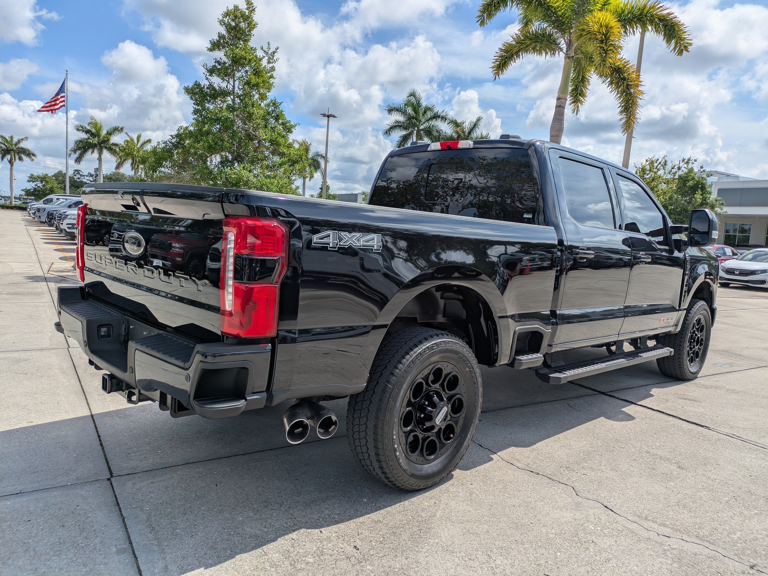 Certified 2024 Ford F250 Lariat w/ Lariat Ultimate Package AWD/4WD image 4