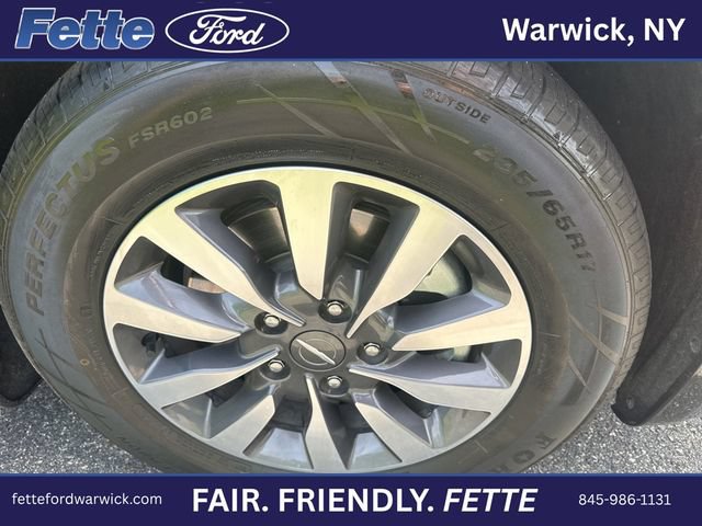Used 2023 Chrysler Pacifica Limited FWD image 5