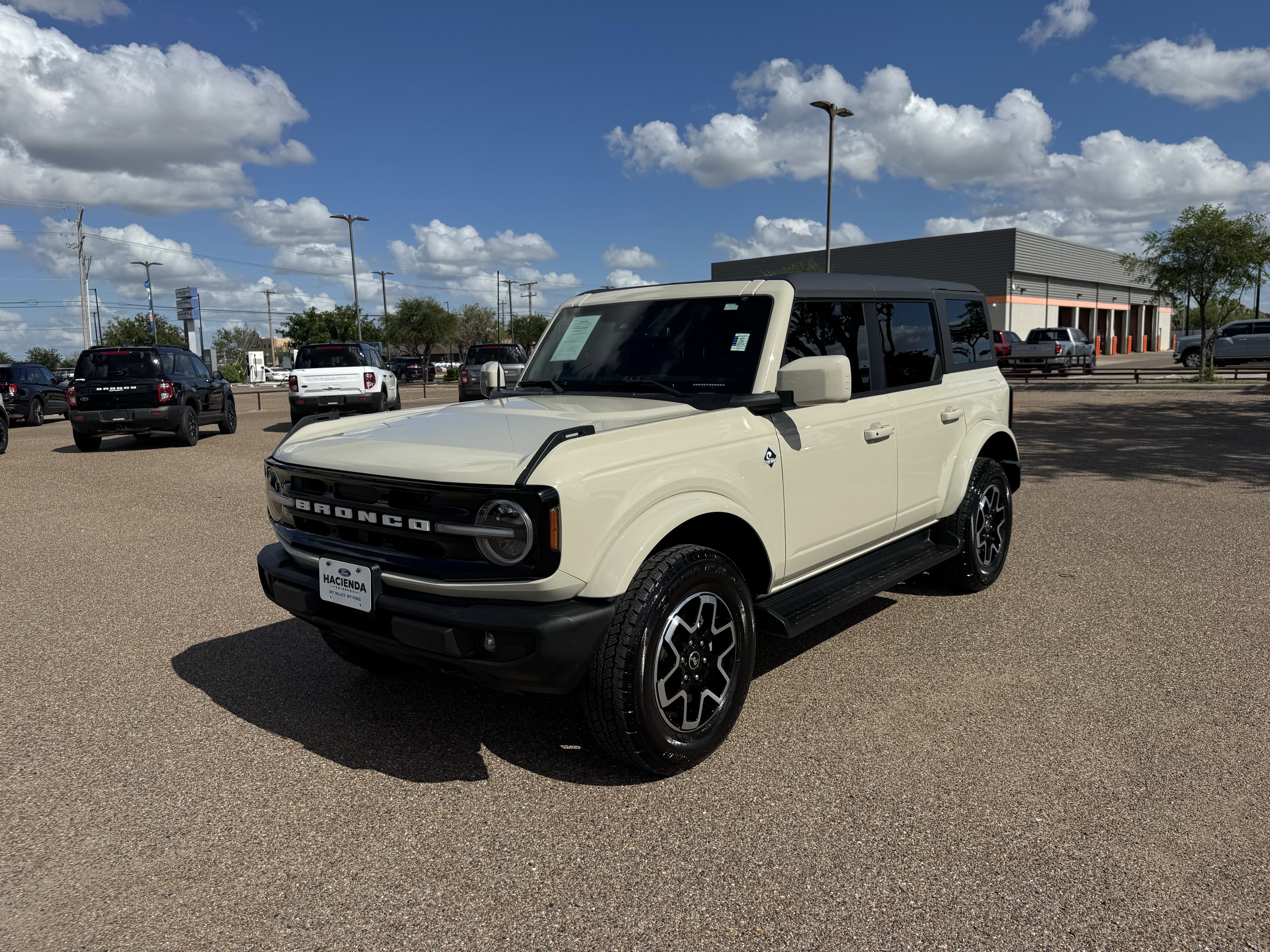 Certified 2025 Ford Bronco Outer Banks